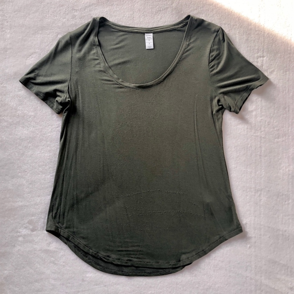 Army Green Scoop Neck Top✨